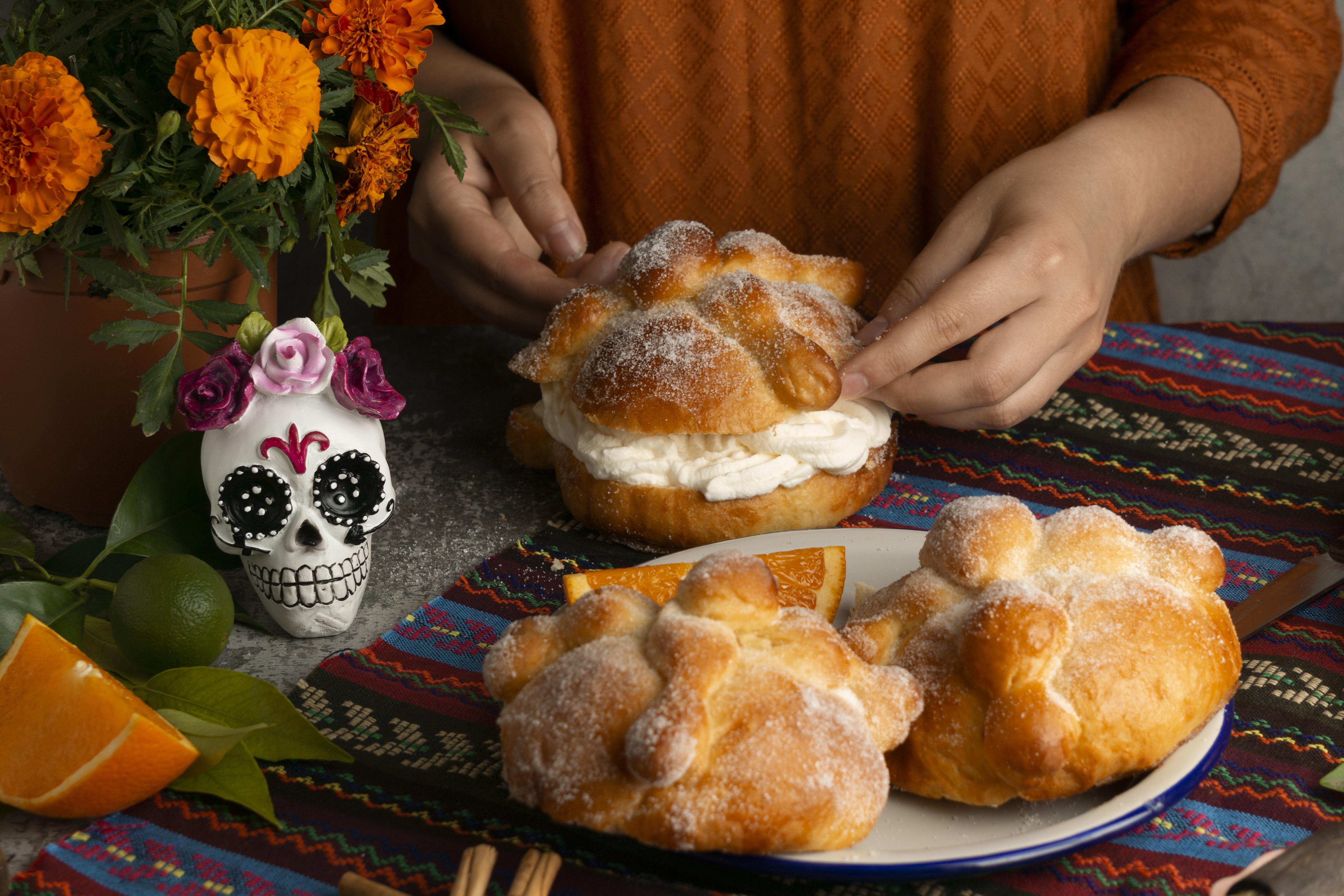 Pan de Muerto: 3 Secretos de su Historia y Receta Tradicional
