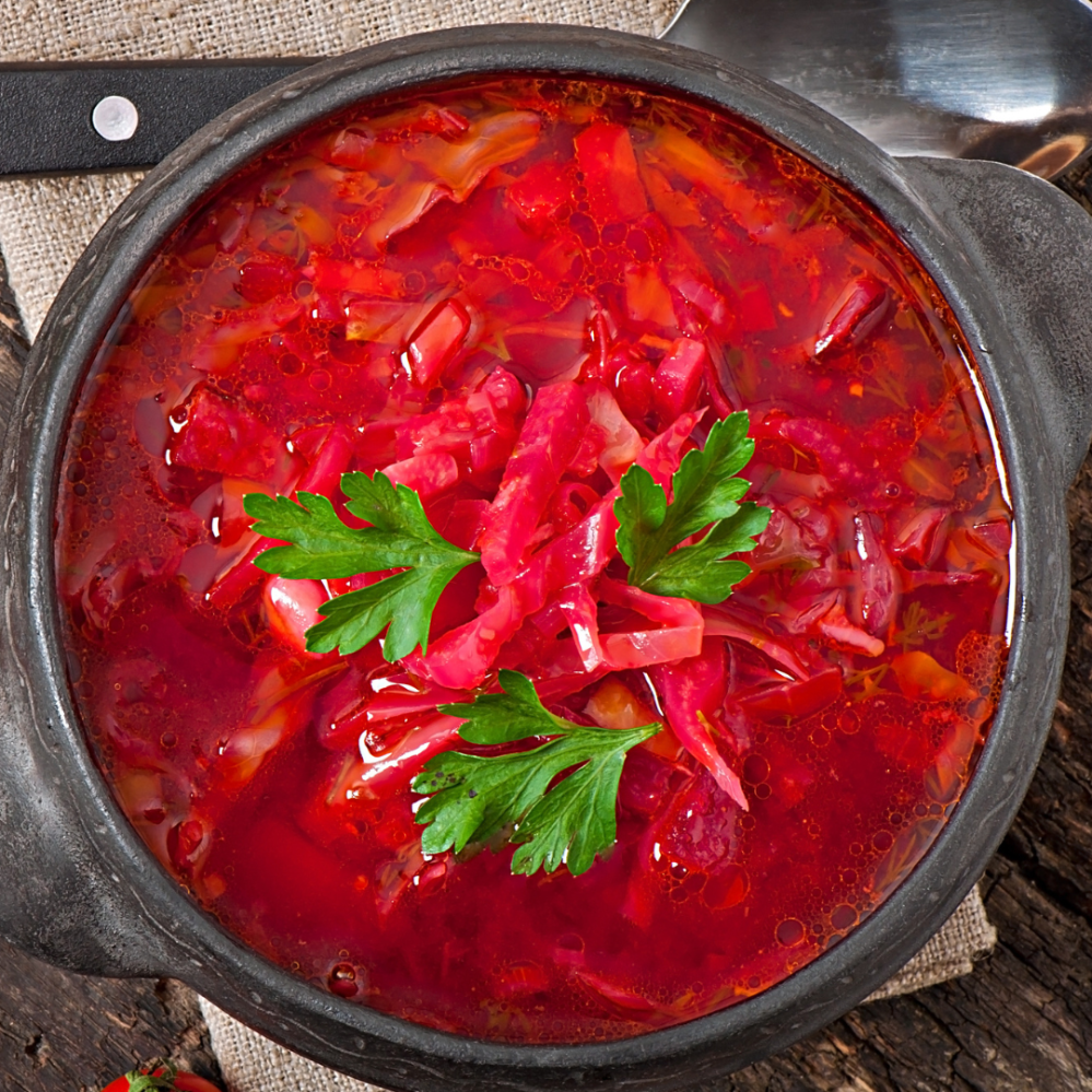 Preparación de sopa borsch, betabel, mucho sabor.
